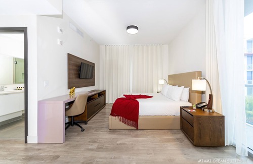 Hollywood Resort | Enjoy the Sunsets 1BR APT / with direct ocean view
