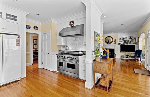 Lake Waccamaw House | Enjoy this Spacious Lakefront home with your own private pier