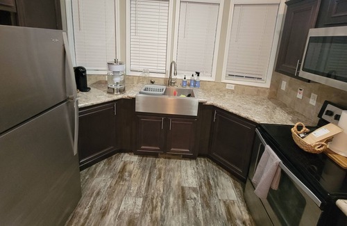Cardinal Hills Estates Cottage | Enjoy tiny house life with nearby trails and Lake Travis