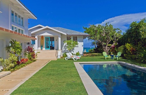 Lanikai House | Enjoy watching for Sea Turtles off your Ocean Front Deck!
