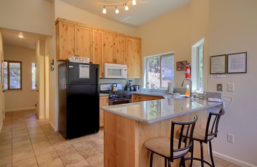 Yosemite West House | Enjoy Yosemite In Peace And Comfort.