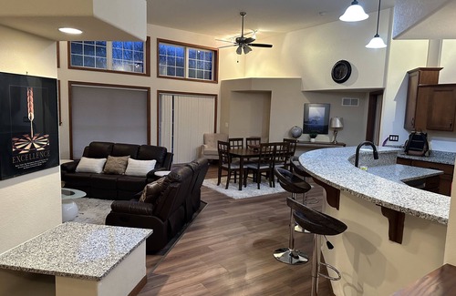 Colgate House | Enjoy your stay at JS-Lodge, where Serenity breeds bonding