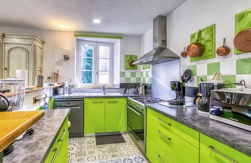 Rodez House | Enjoy your stay in this inviting cottage with beautiful views of the river.