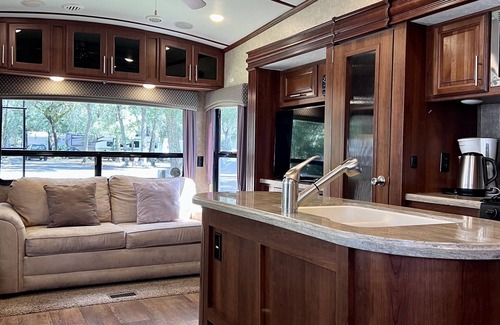 Salt Springs House | Enjoyable 1 bedroom RV - Resort with Lake access and Community Pool