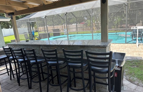 Plant City House | Enjoyable 3-bedroom house with wetbar and pool.