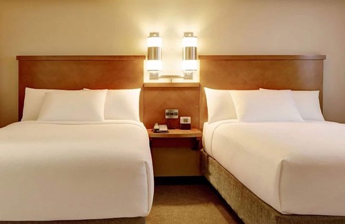 Austin Hotel | Enjoyable Stay in Austin! Free Parking, 4 Relaxing Units Near Brentwood Park!
