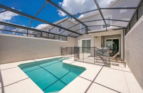 Kissimmee Ski Chalet | Enjoyable Townhouse 4Bed/3Bath/Pool/5Min From Disney