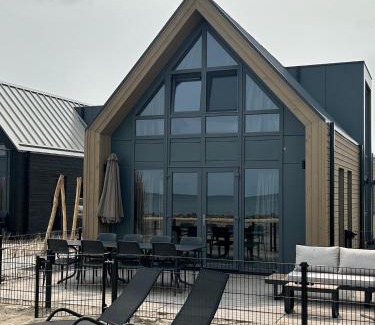 Enkhuizen House | Enkhuizer Strand BeachHouse Strandgut mit Zaun Nr 400