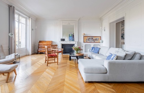 16th Arrondissement Apartment | Enlightened Elegance, by Veeve