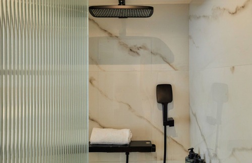 Sissi Hotel | Enorme Santanna Island