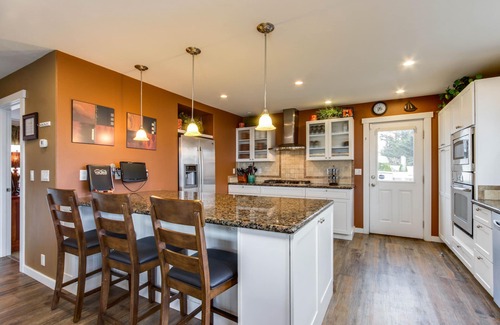 Roads End Cottage | Enormous ocean-view homes with firepit & deck - short walk to the beach