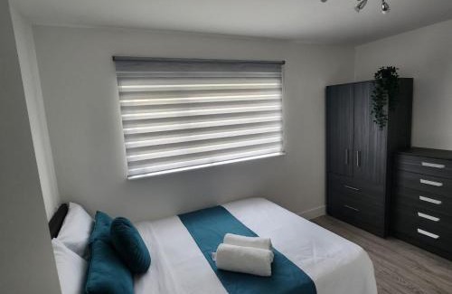 Basildon House | Ensuite deluxe home