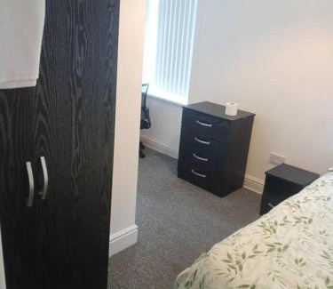 Burnley House | Ensuite Double-bed (R3) close to Burnley city centre