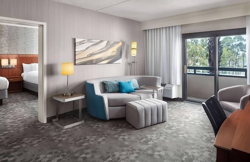 Laguna Hills Hotel | Ensuring a Very Comfortable & Memorable Stay! Near Heisler Park, Pet-Friendly