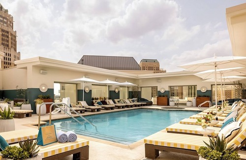 Downtown San Antonio Hotel | Ensuring a Very Comfortable Stay! 2 Relaxing Units, City View, Outdoor Pool