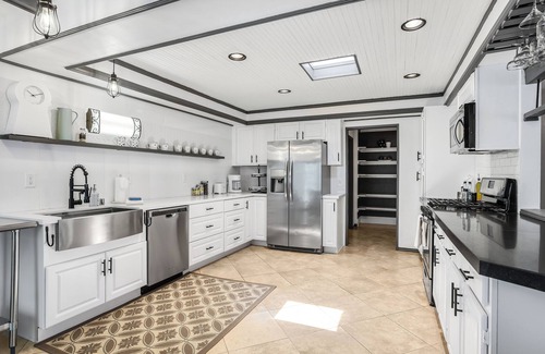 Racquet Club South House | Entertainer Grand Delight - A Ryson Property