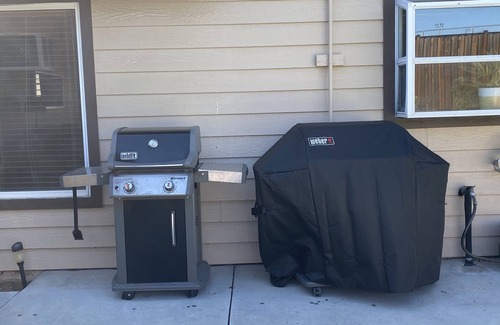 Paso Robles House | Entertainers delight-Pet's Welcome. Pool heated Memorial Day to Labor Day.