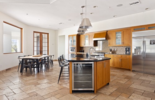 La Tierra Estates House | *Entertainers Paradise* Arcade/Golf Simu/Pickleball/Theater/Gym/Swim-up Bar!