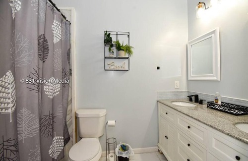 East Point House | Entertainers paradise close to airport