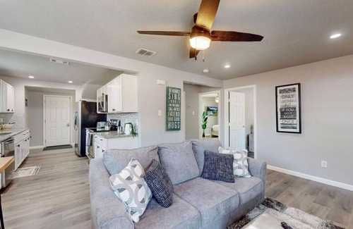 Central Arlington House | Entertainment Central | Updated Cottage AT&T Stad.