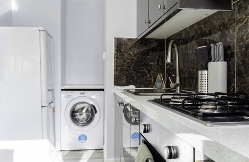 Gay Village Apartment | Entire 2 bed Birmingham city centre apartment UK 🇬🇧