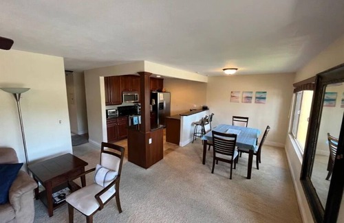 La Jolla Village House | Entire 2br/2ba La Jolla Village Condon
