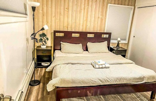 Garden City Park Villa | Entire 3bdr home w/parking, backyard, FirePit, BBQ