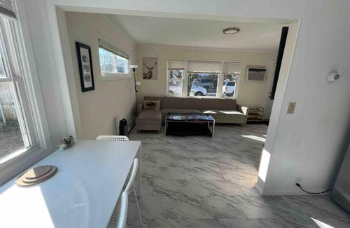 Garden City Park Villa | Entire 3bdr home w/parking, backyard, FirePit, BBQ