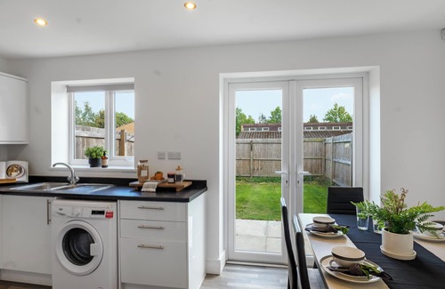 St Helens House | Entire 3Bdr House at St Helens Near Haydock Park Racecourse, Free Parking