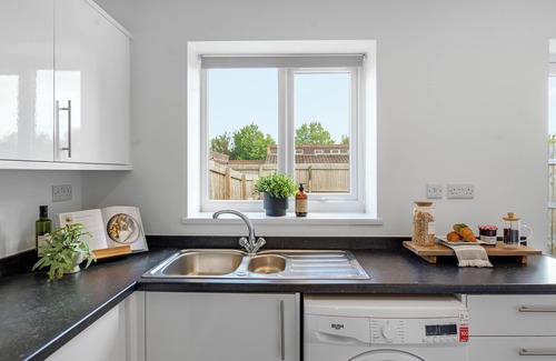 St Helens House | Entire 3Bdr House at St Helens Near Haydock Park Racecourse, Free Parking