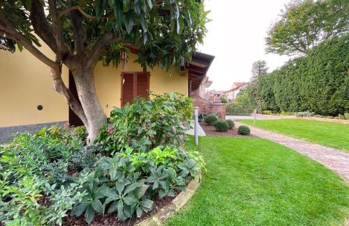 Seregno Apartment | Entire accommodation with private garden near Milan and Lake Como - Free parking - Family friendly