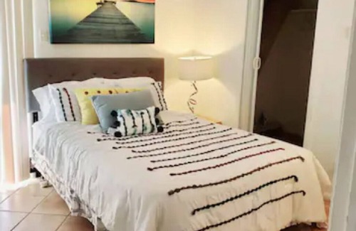 Brookhollow Apartment | Entire apartment 1b&1b close to downtown, stadium, galleria, theaters