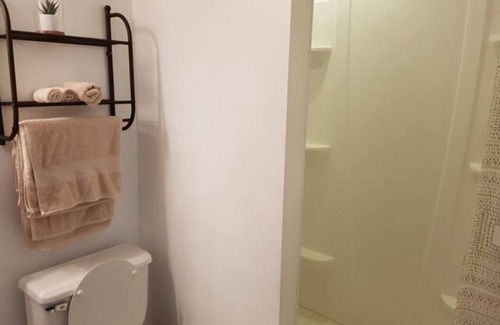 Brookhollow Apartment | Entire apartment 1b&1b close to downtown, stadium, galleria, theaters