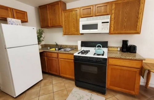 Brookhollow Apartment | Entire apartment 1b&1b close to downtown, stadium, galleria, theaters