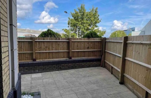 Syon Apartment | Entire Apartment in Brentford, west London.