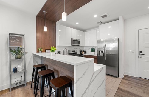 Central Business District Apartment | Entire Apt/2bd/bth/Ame Dream Mall/Nyc/EWR Airpt