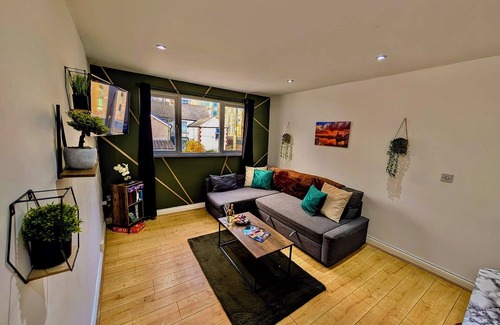 Cardiff City Centre Apartment | Entire cosy and modern City Centre apartment with free parking