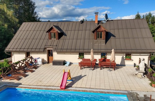 Vrchlabi House | Entire cottage with swimming pool, for up to 20 guests