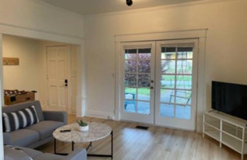 Rosedale House | Entire Home for families in Kansas City