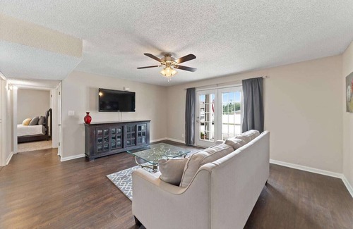Clarksville House | Entire Home * Gate 1 * Close to Post