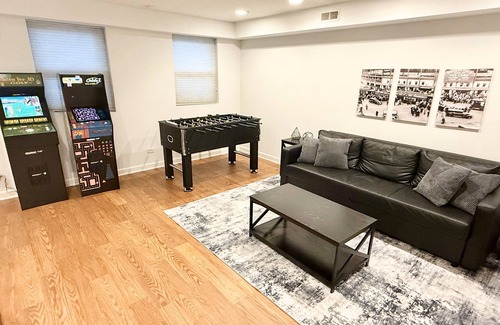 Ranch Triangle House | Entire Home in Lincoln Park - Amazing Game Room - Perfect Location
