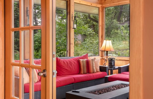 Minnetonka House | ENTIRE HOME IN MINNETONKA WITH 3 SEASON ROOM!