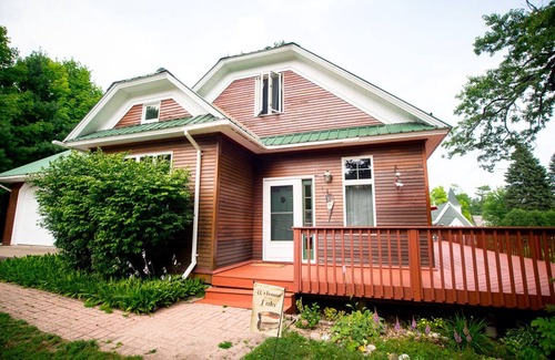 Bayfield House | Entire Home located in historical district