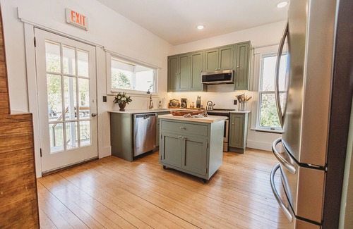 Gaylord House | Entire Home Minutes to Golf Mecca and Downtown Gaylord