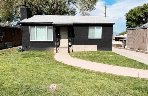 Bountiful House | Entire Home near SLC. Family Friendly & King Suite