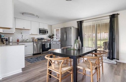 Reynoldsburg House | Entire Home|Updated|Patio|Pet-Friendly