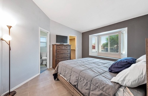Tucson House | Entire Home- Updated, Modern, Cozy, Quiet, 2 bed 2 bath Retreat!