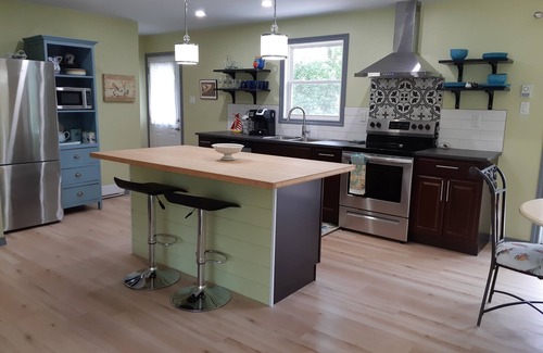 Bridgewater House | Entire house, Bridgewater. 2 Bedrooms, sleeps 4, 1.5 baths