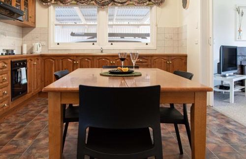 Minnipa House | Entire house in Minnipa - 3 bedroom, sleeps 5
