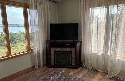 Clinton House | Entire House with Gorgeous Views of Big Stone Lake!